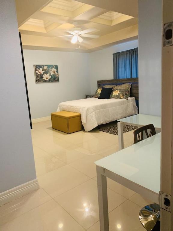 Brownsville Comfort 2 Bedroom 1 Bath , Spacious Kitchen And Outdoor Home Exterior photo