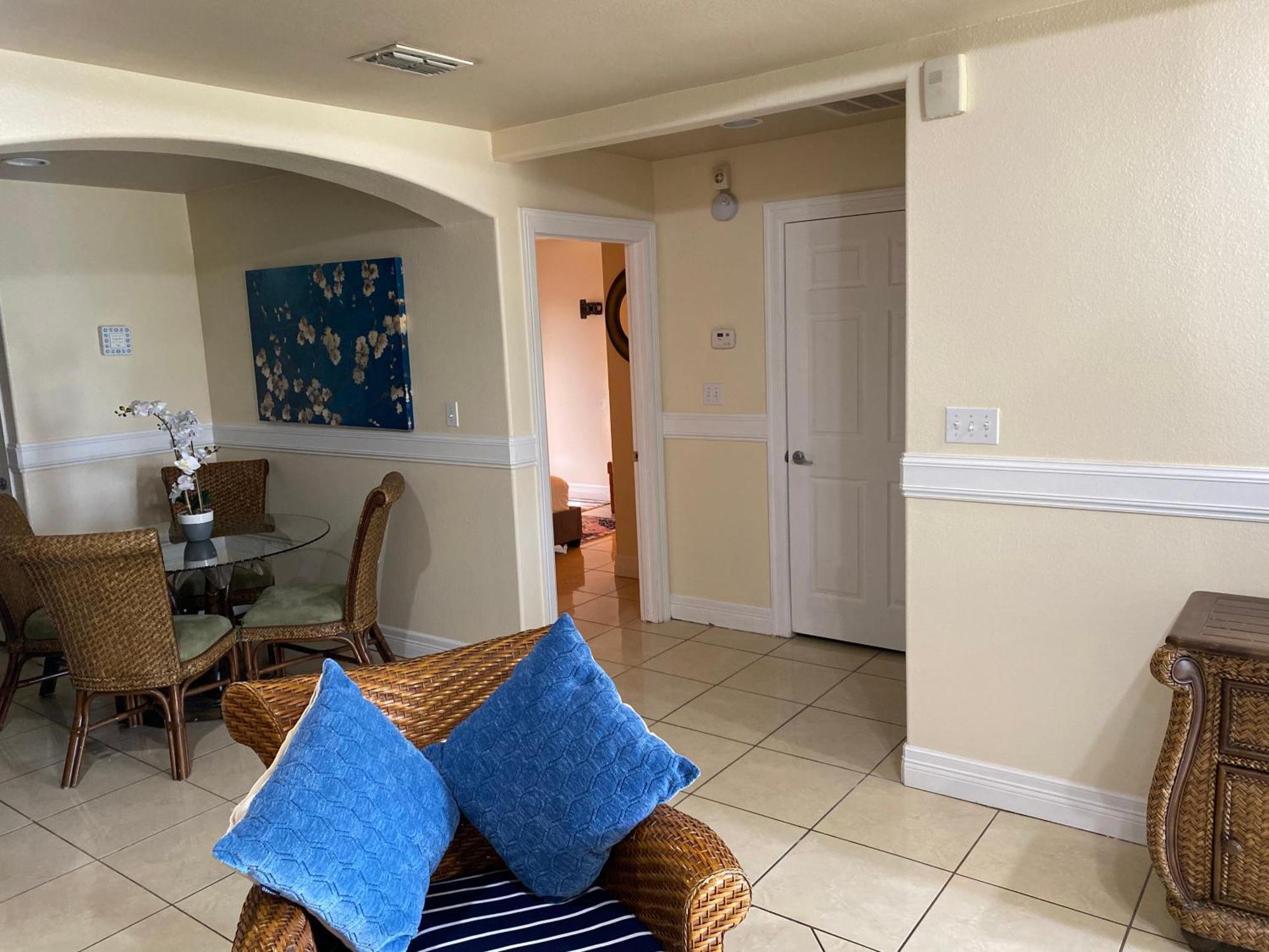 Brownsville Comfort 2 Bedroom 1 Bath , Spacious Kitchen And Outdoor Home Exterior photo