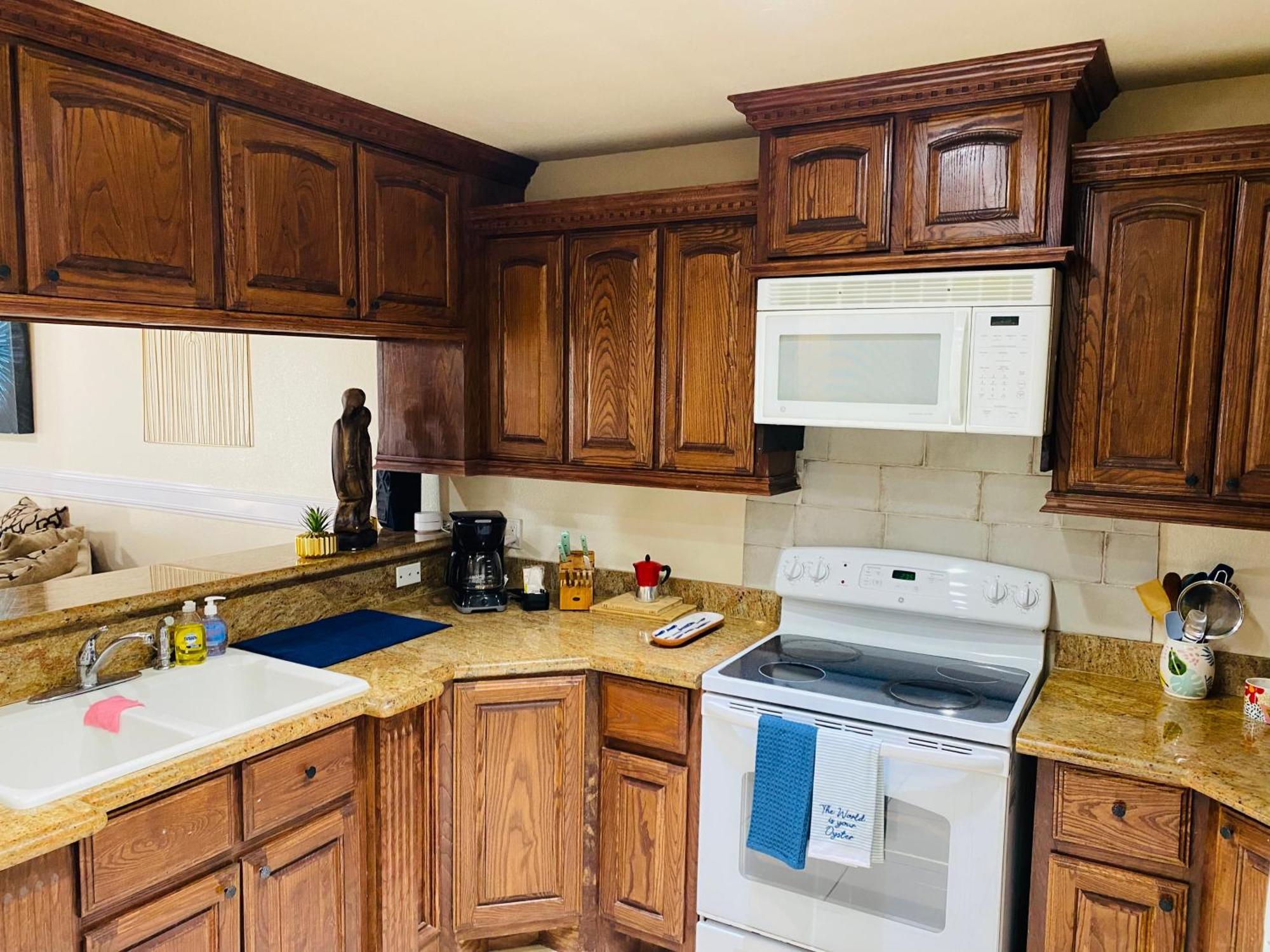 Brownsville Comfort 2 Bedroom 1 Bath , Spacious Kitchen And Outdoor Home Exterior photo